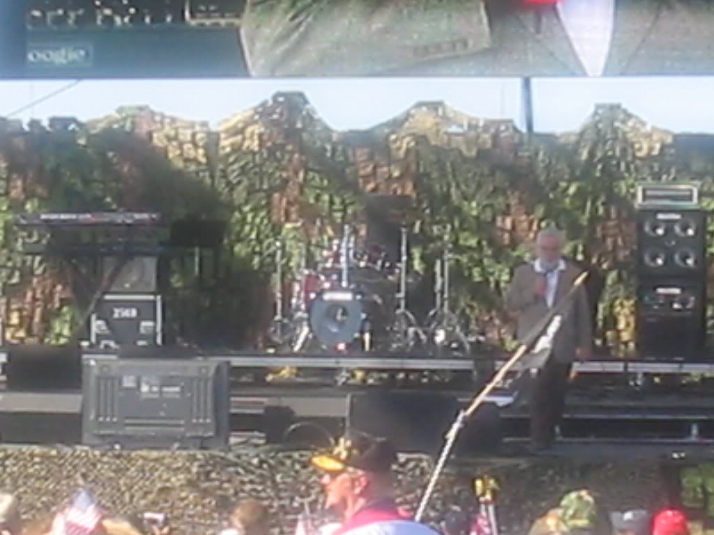 Nam Vets Concert, Branson, MO - "Hello Vietnam" guy, Adrian Cronauer